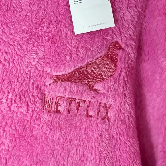 🅽🅴🆆 Staple Pigeon Netflix pink soft fluffy comfy pullover unisex sweater, M