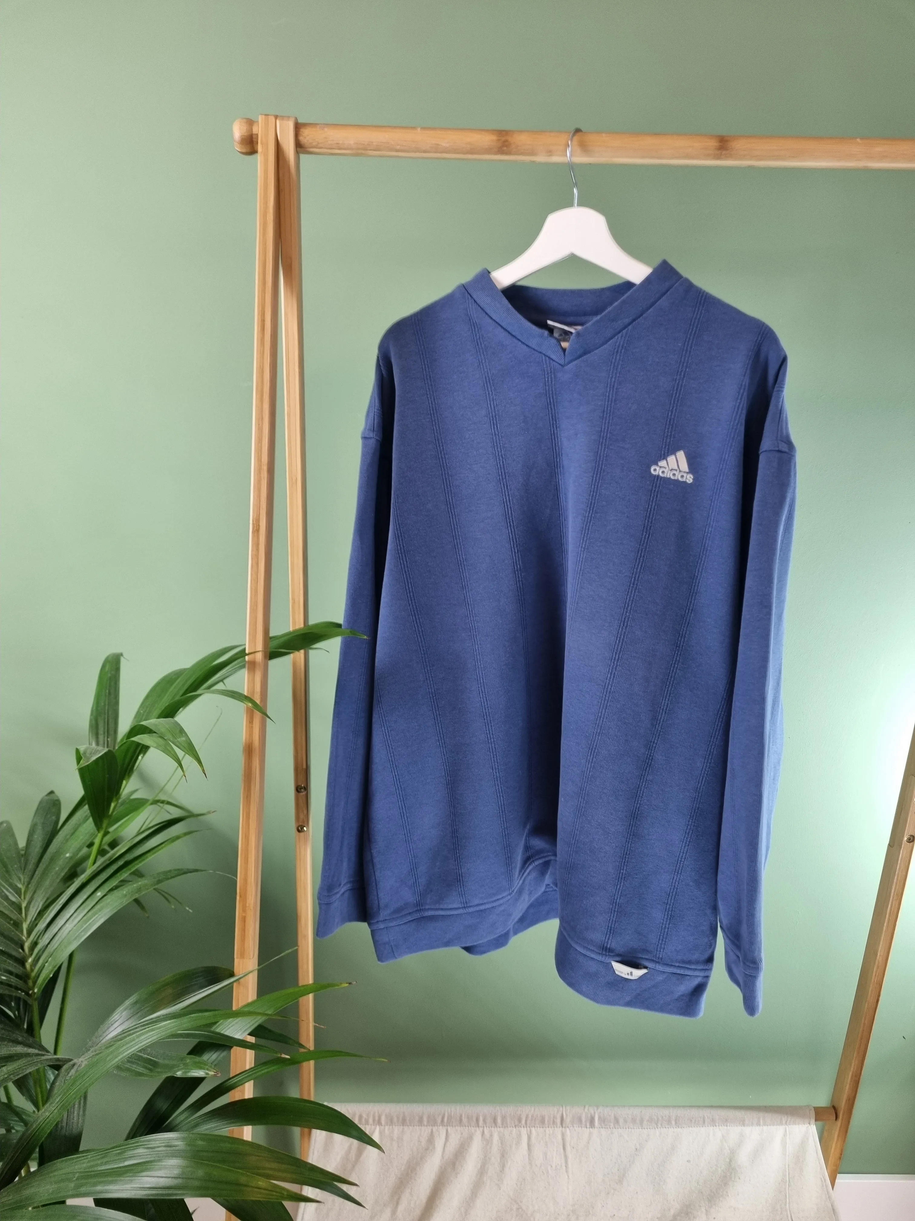 Adidas 90s v-neck sweater maat L