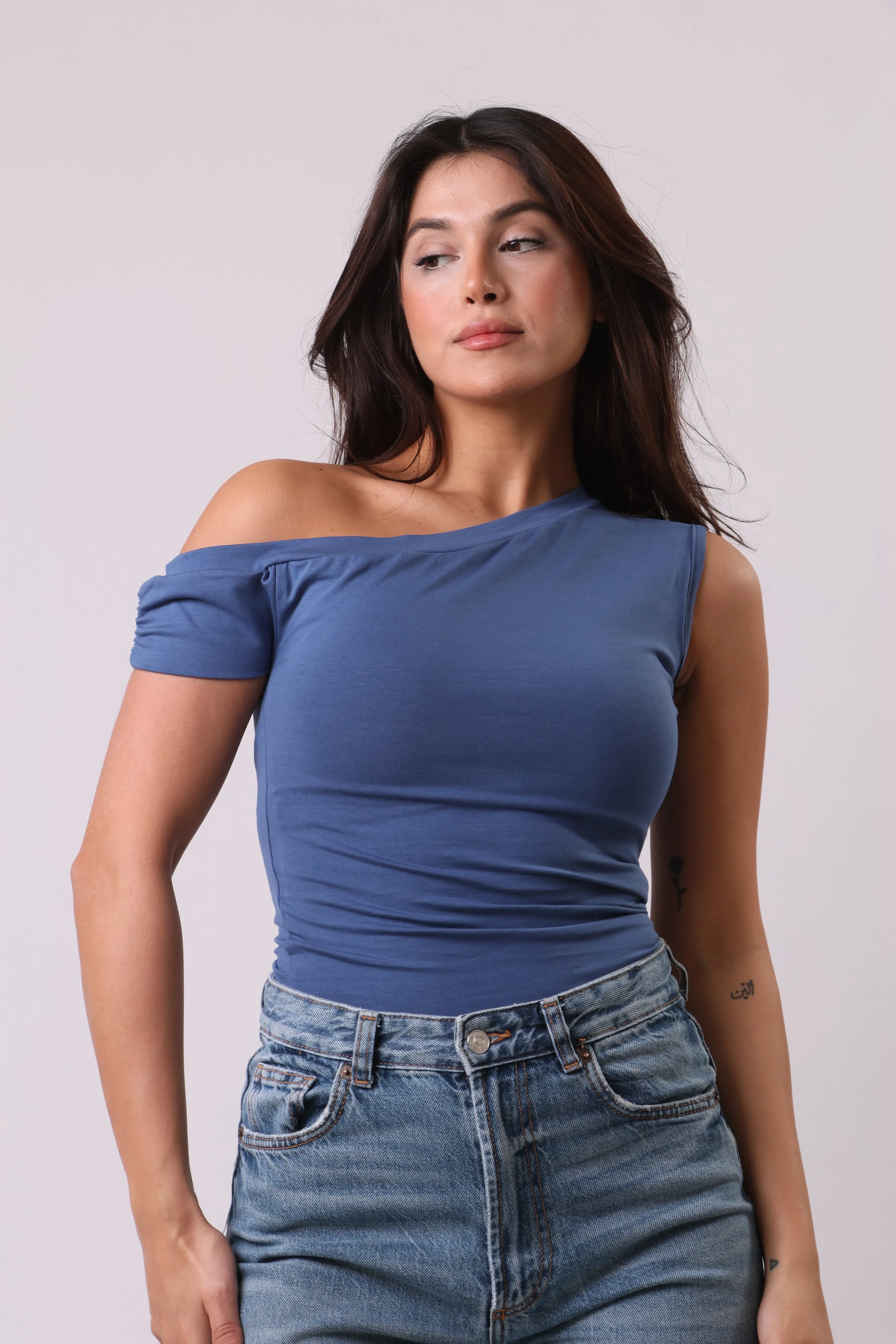 Asymmetrical shoulder shirt