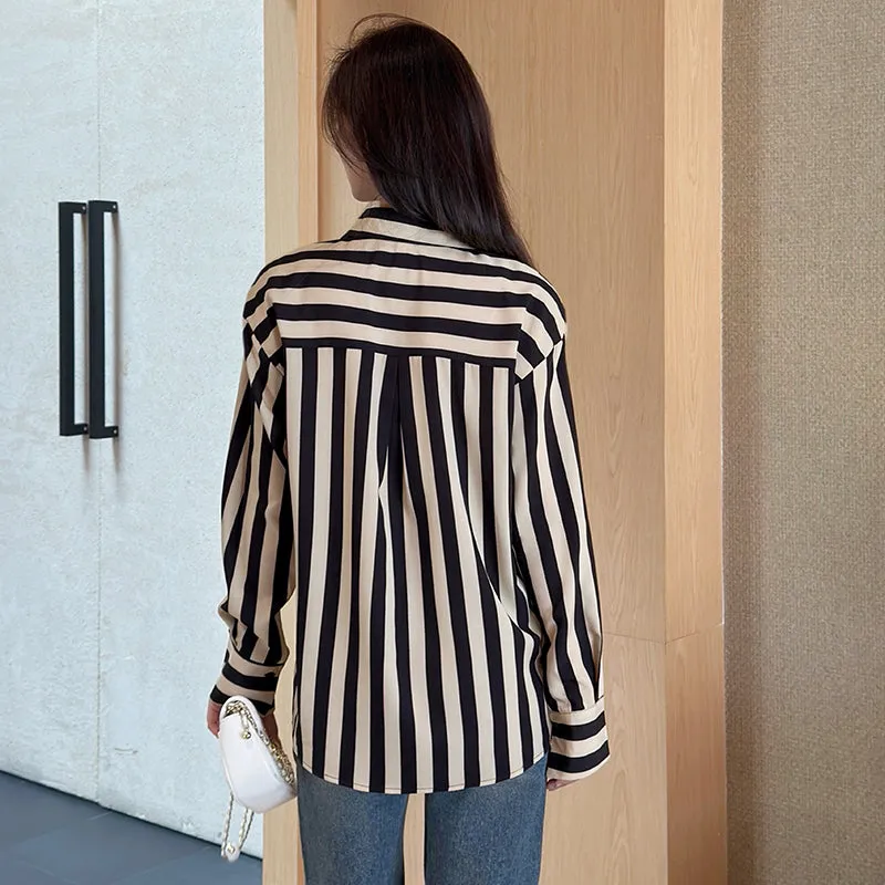 Breathable and Lightweight French Casual Seersucker Shirt