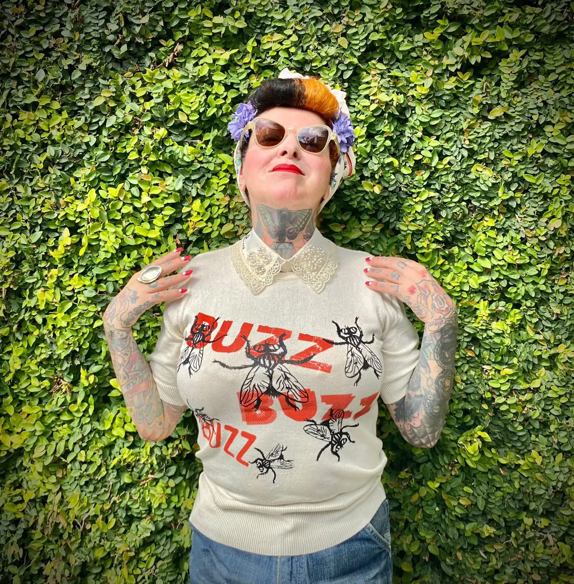 BUZZ BUZZ BUZZ SWEATER *IVORY