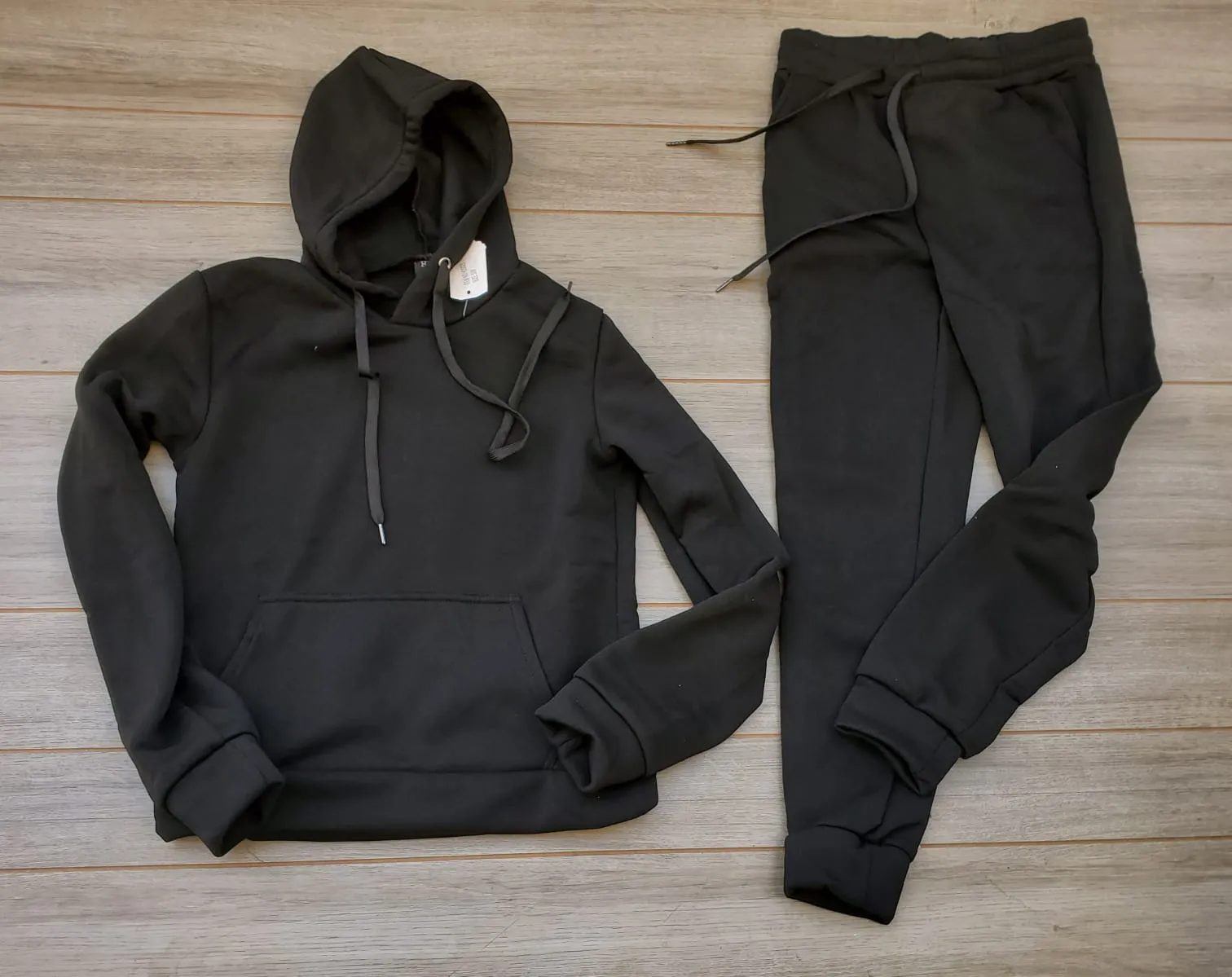 Carly set black
