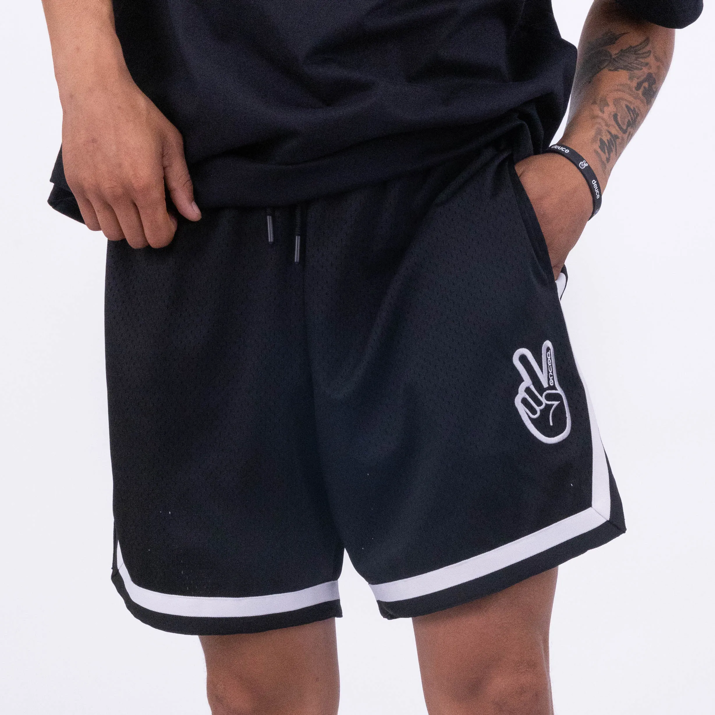 DEUCE VIBE SHORTS 2.0 | Black / White