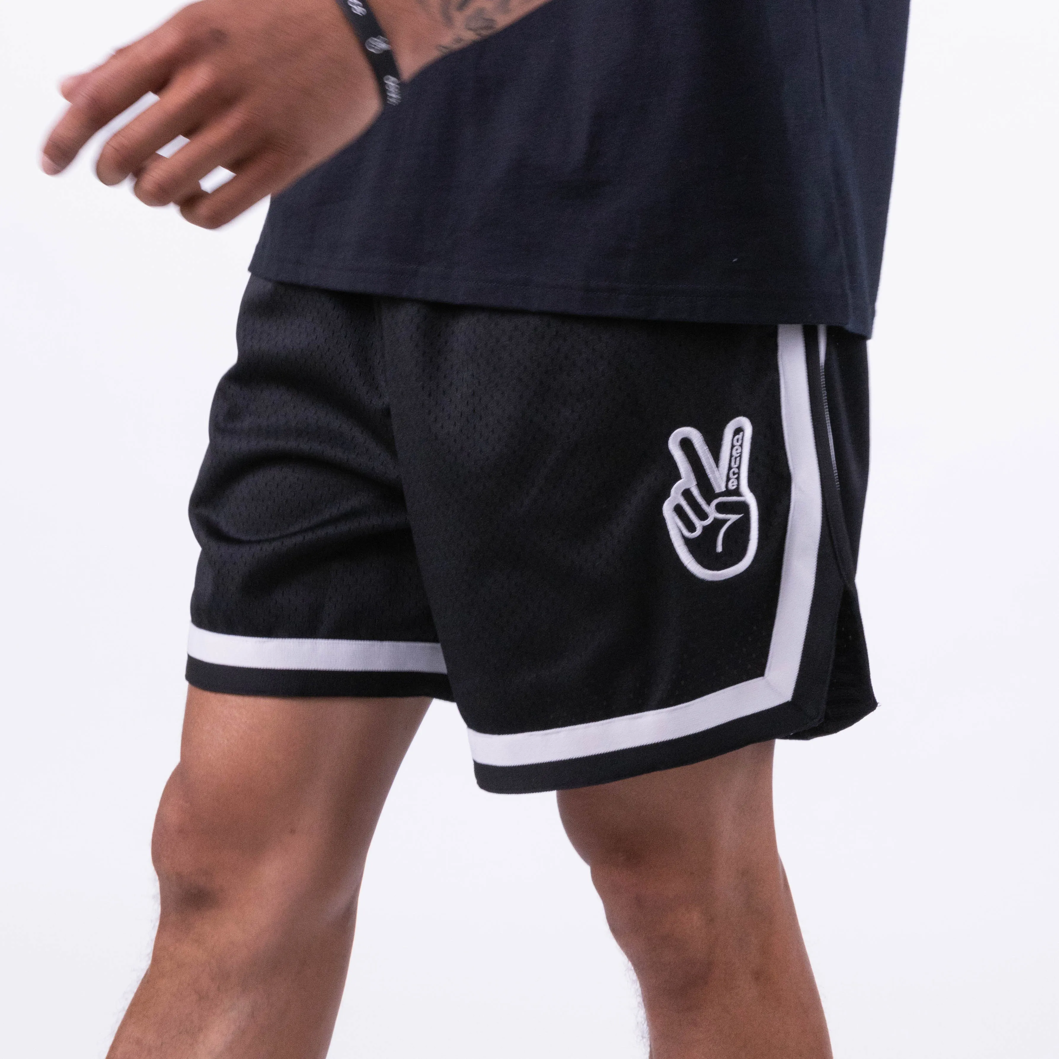 DEUCE VIBE SHORTS 2.0 | Black / White