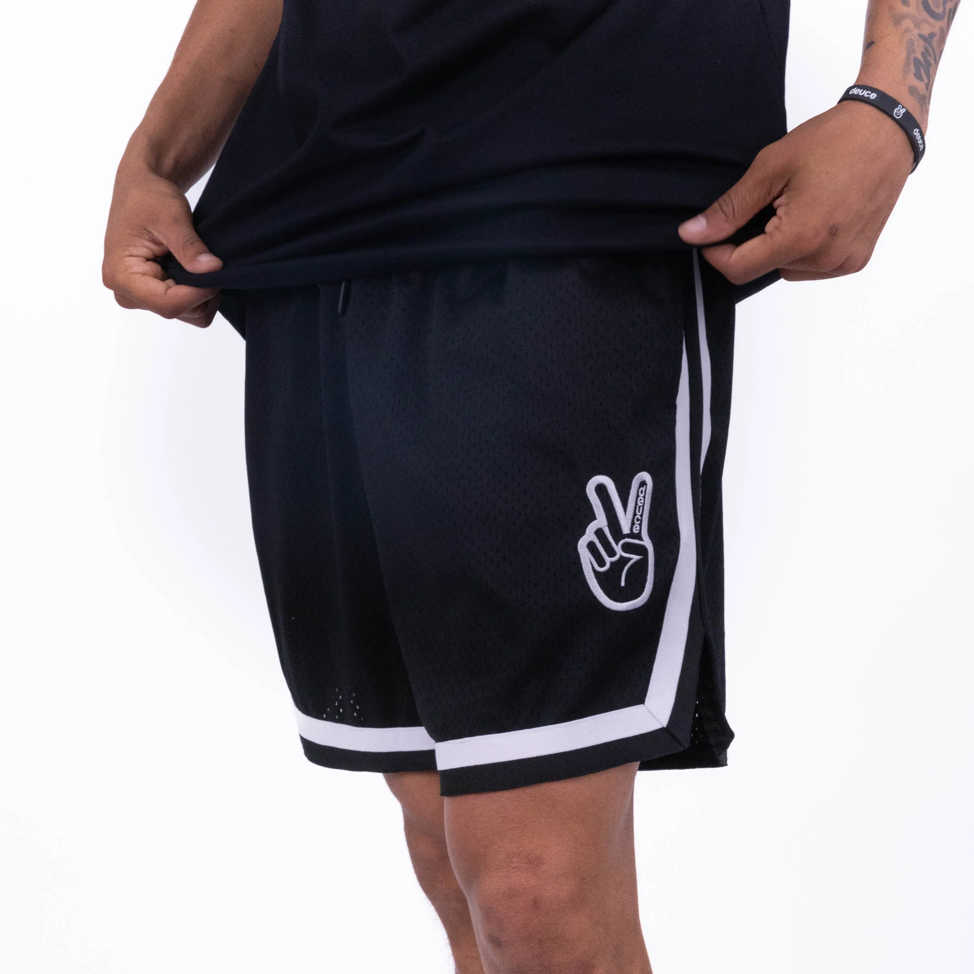 DEUCE VIBE SHORTS 2.0 | Black / White