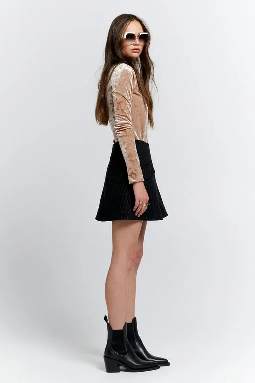 Electric Velvet Turtleneck Champagne