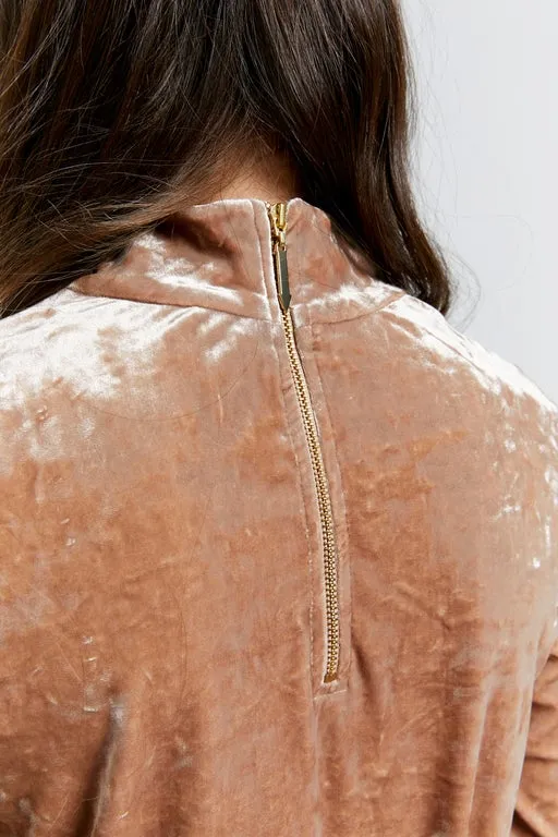 Electric Velvet Turtleneck Champagne