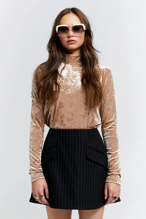 Electric Velvet Turtleneck Champagne