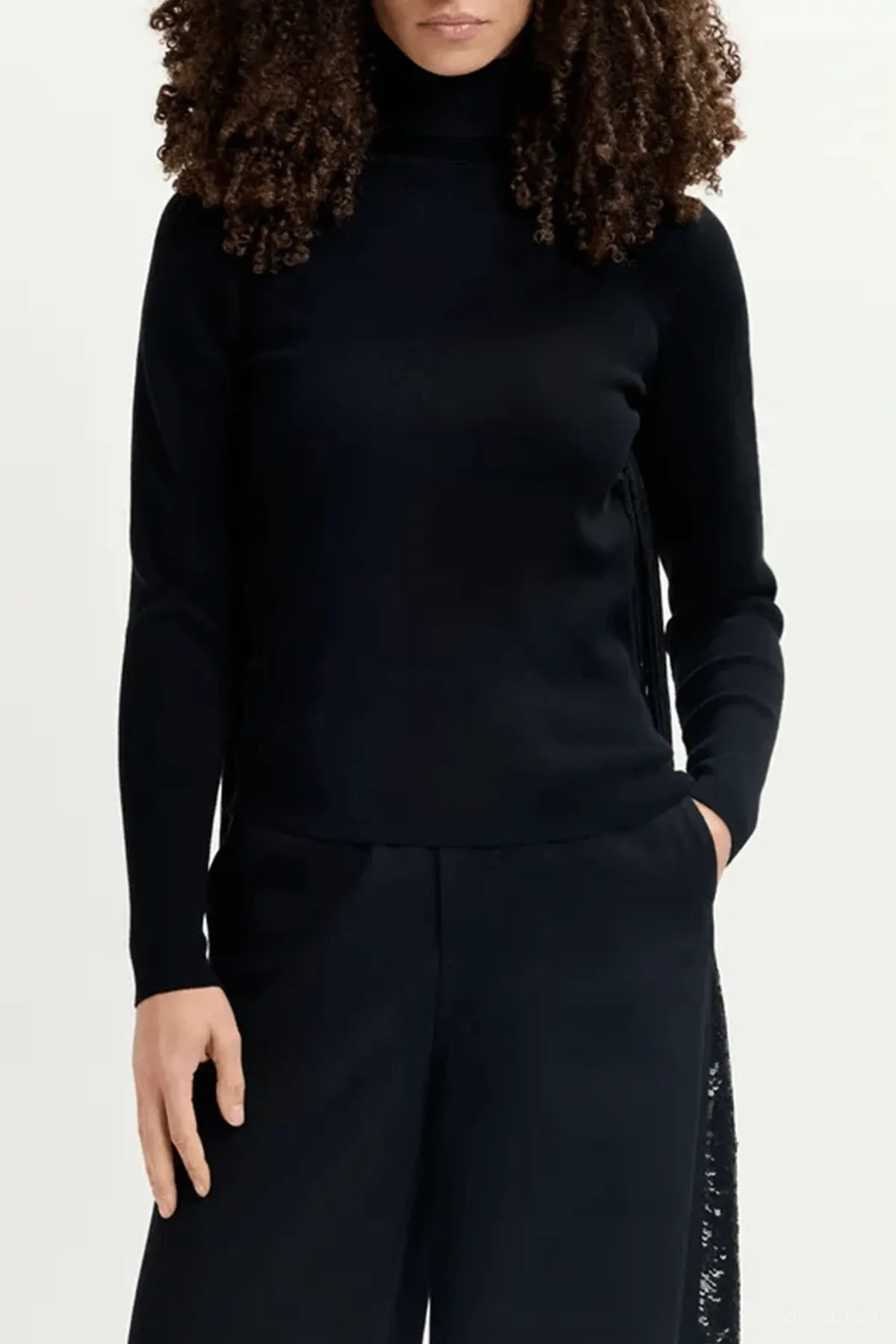 Golittle Fringe-Back Knit Sweater in Black