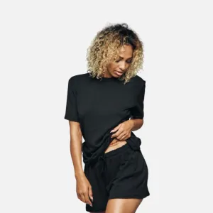 HUG ME TEE Black