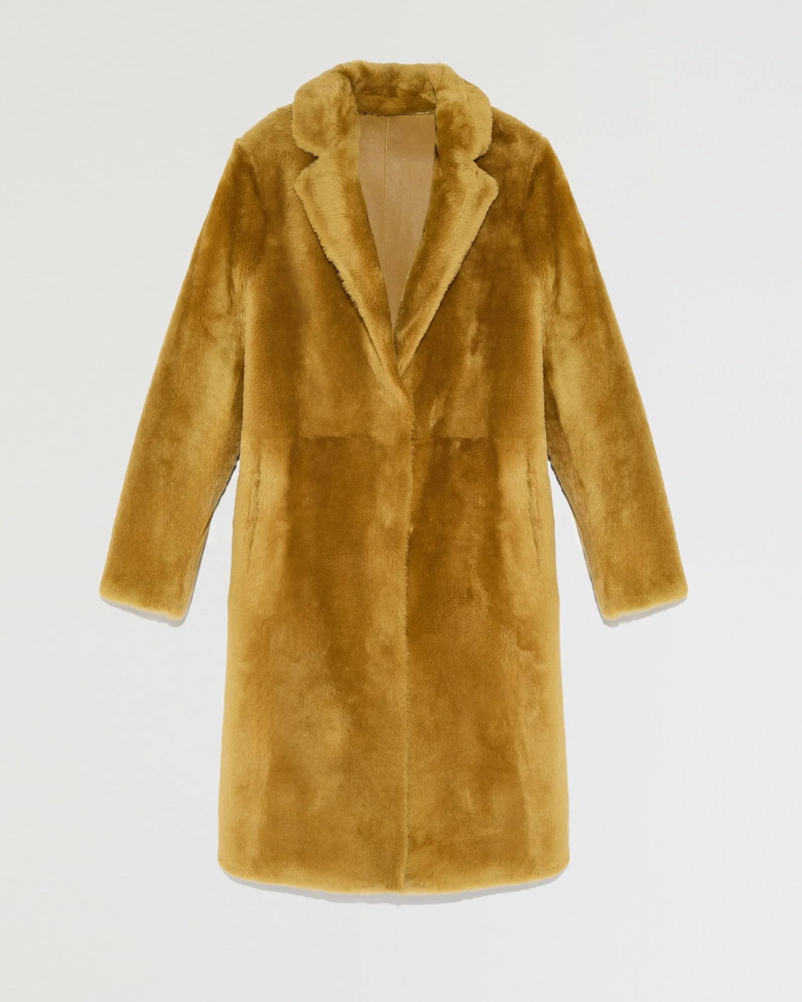 Lambskin coat with tailored collar