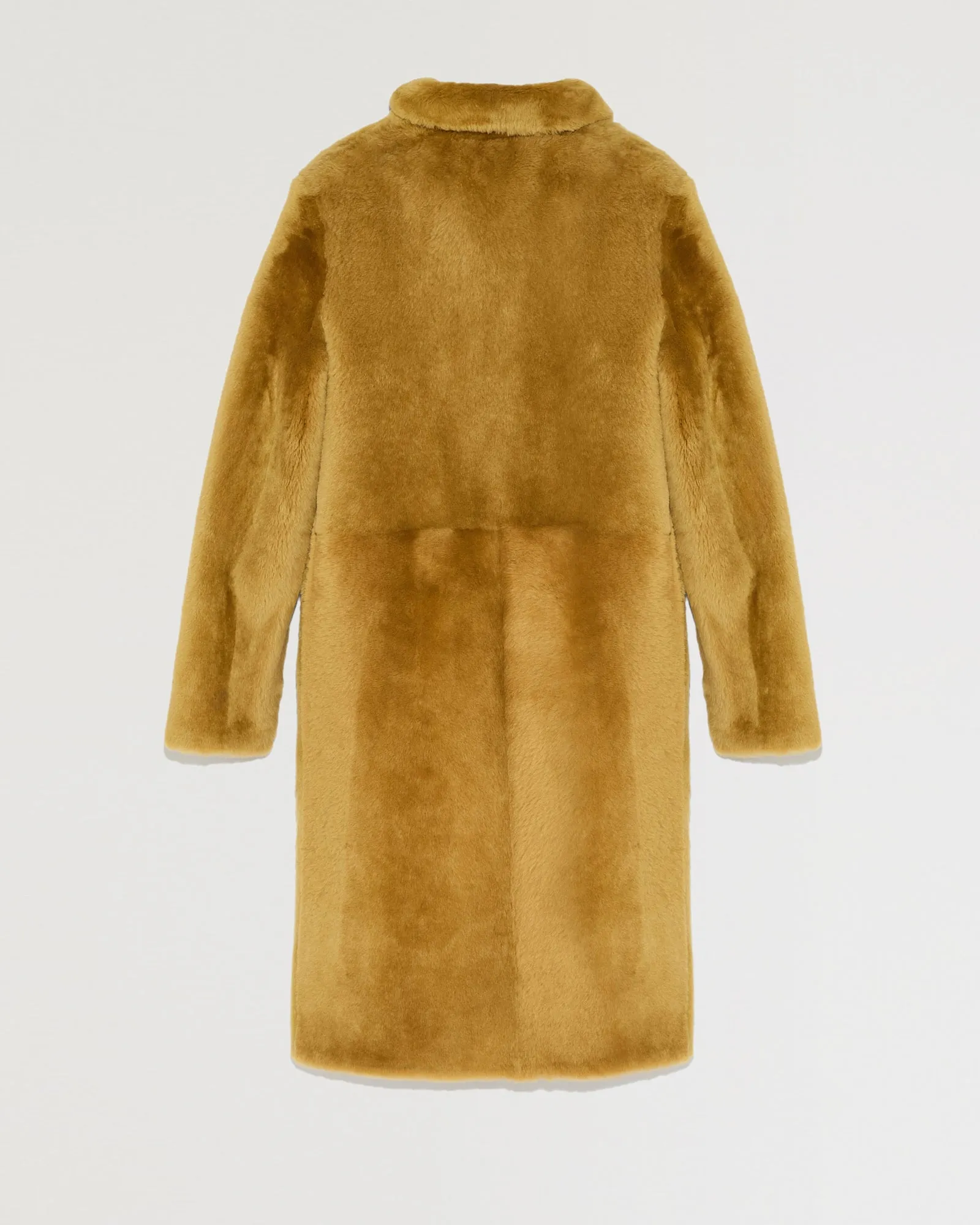Lambskin coat with tailored collar