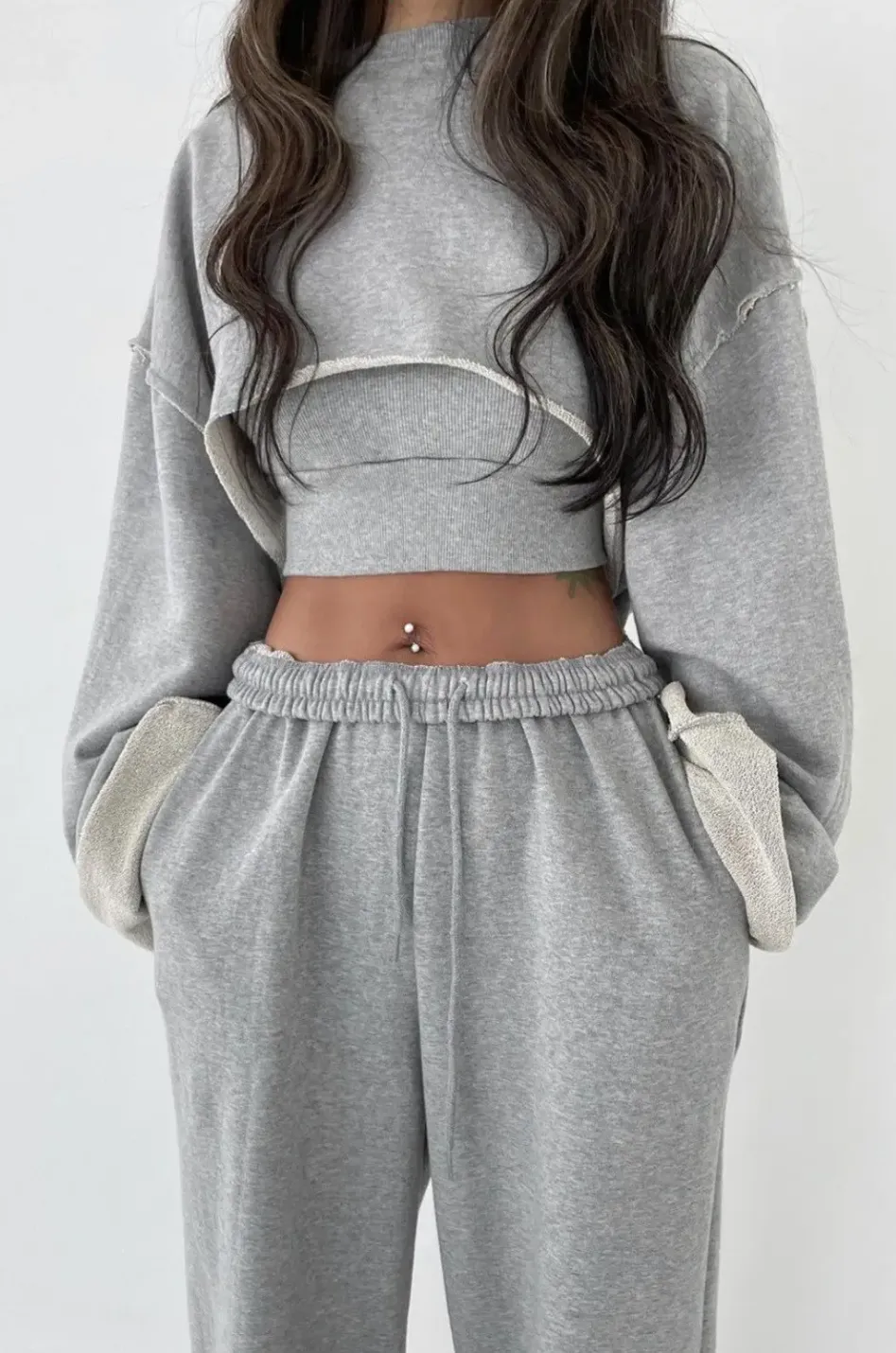 LAYERED CROPPED SWEATSHIRT