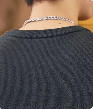 Lightweight High Street Men's Jumper with Label Detailing