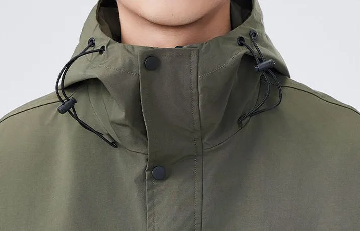 Men's Windproof Raincoat with Flap Pockets and Easy-to-Clean Fabric