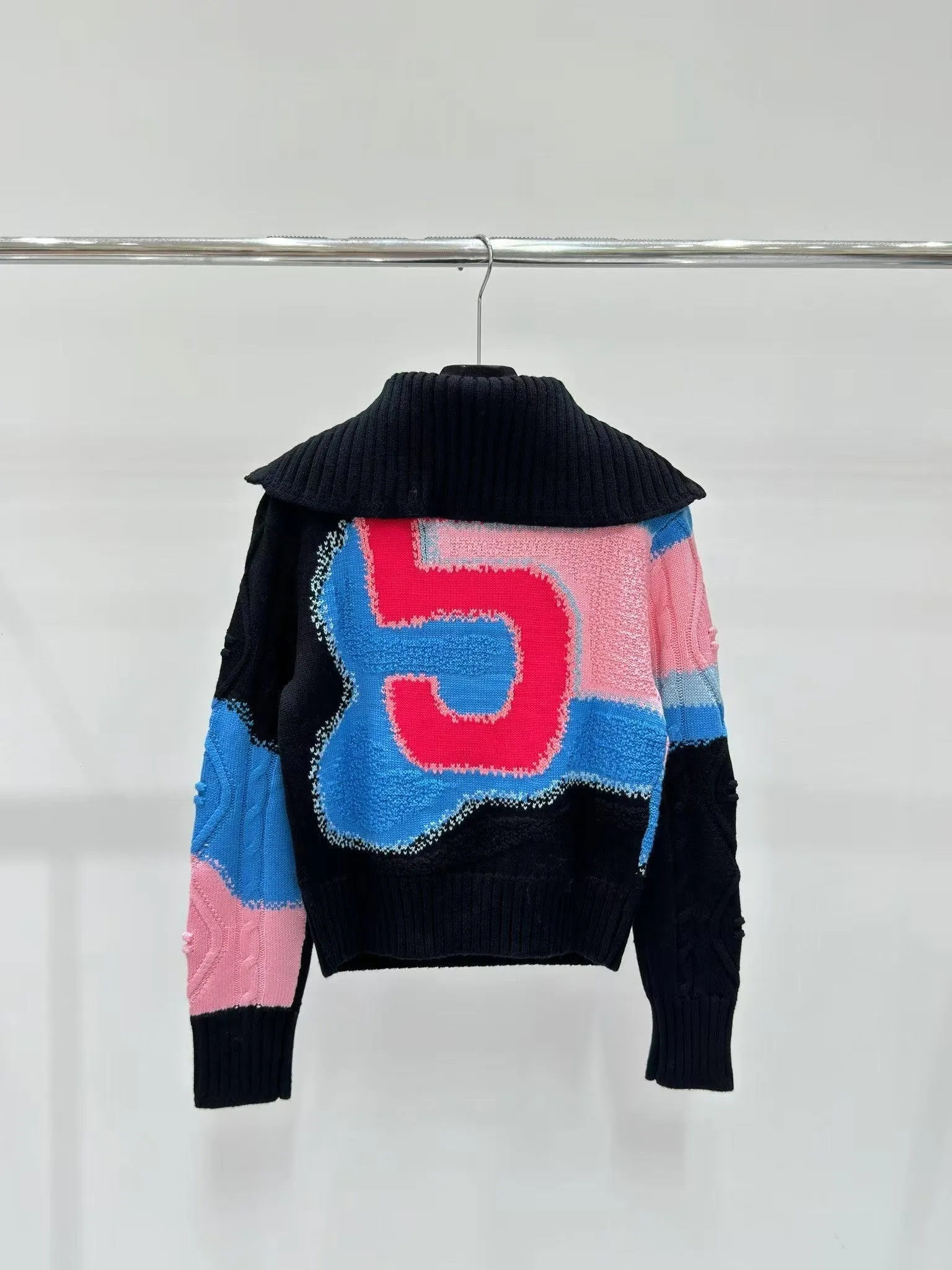New Contrast Letter Pocket Zipper Sweater