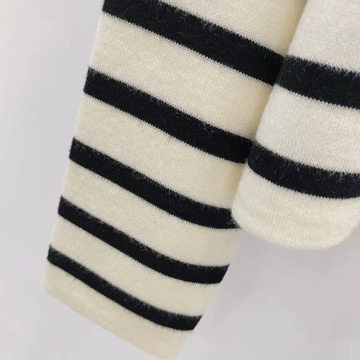 New striped contrast knitted long sleeve