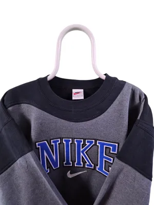 Nike 90s spell out rework sweater maat L