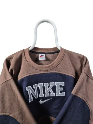 Nike 90s spell out reworked sweater maat M