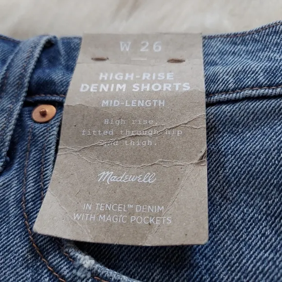 NWT Madewell High-Rise Mid-Length Denim Shorts in Bonet Wash Size 26