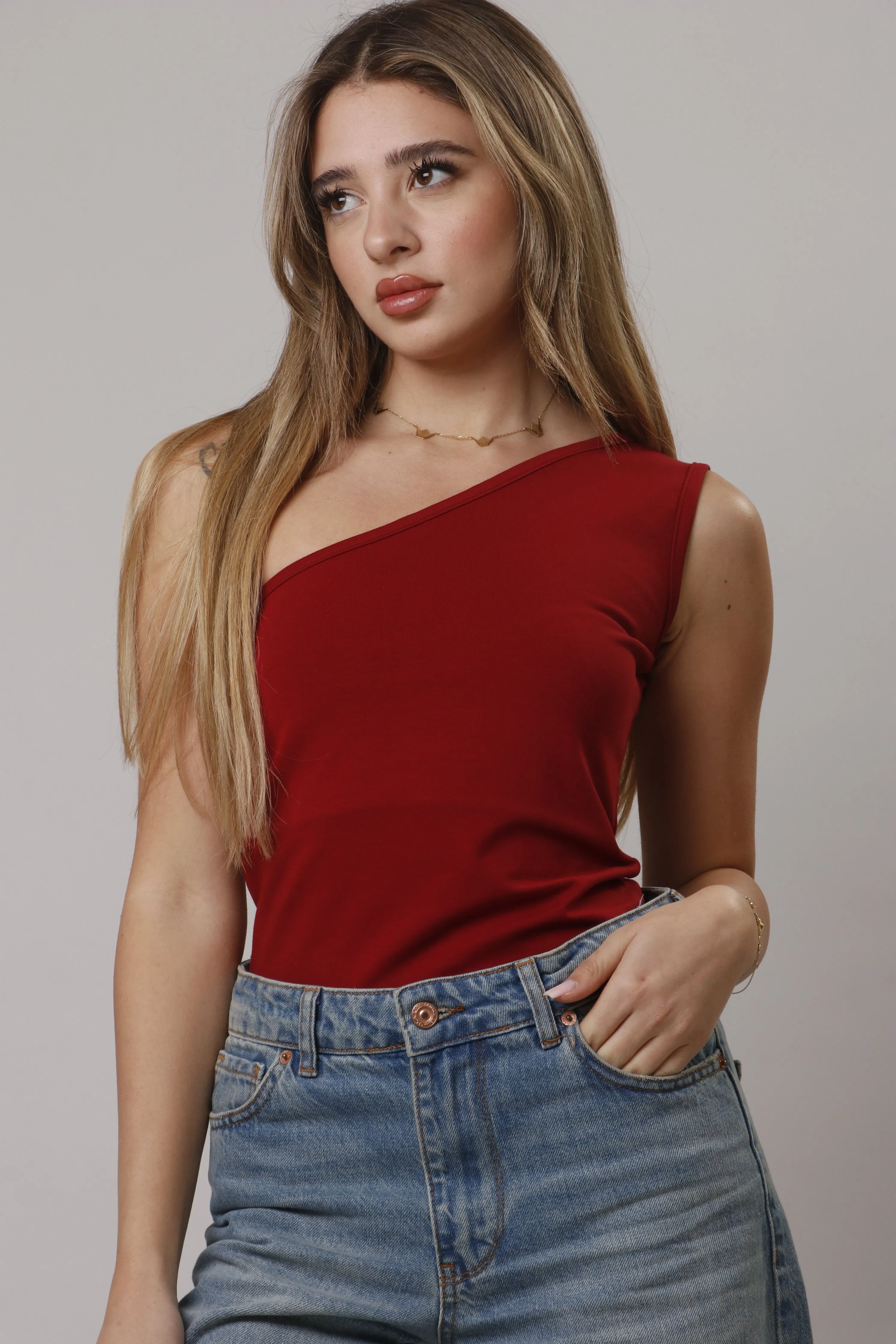 One shoulder top