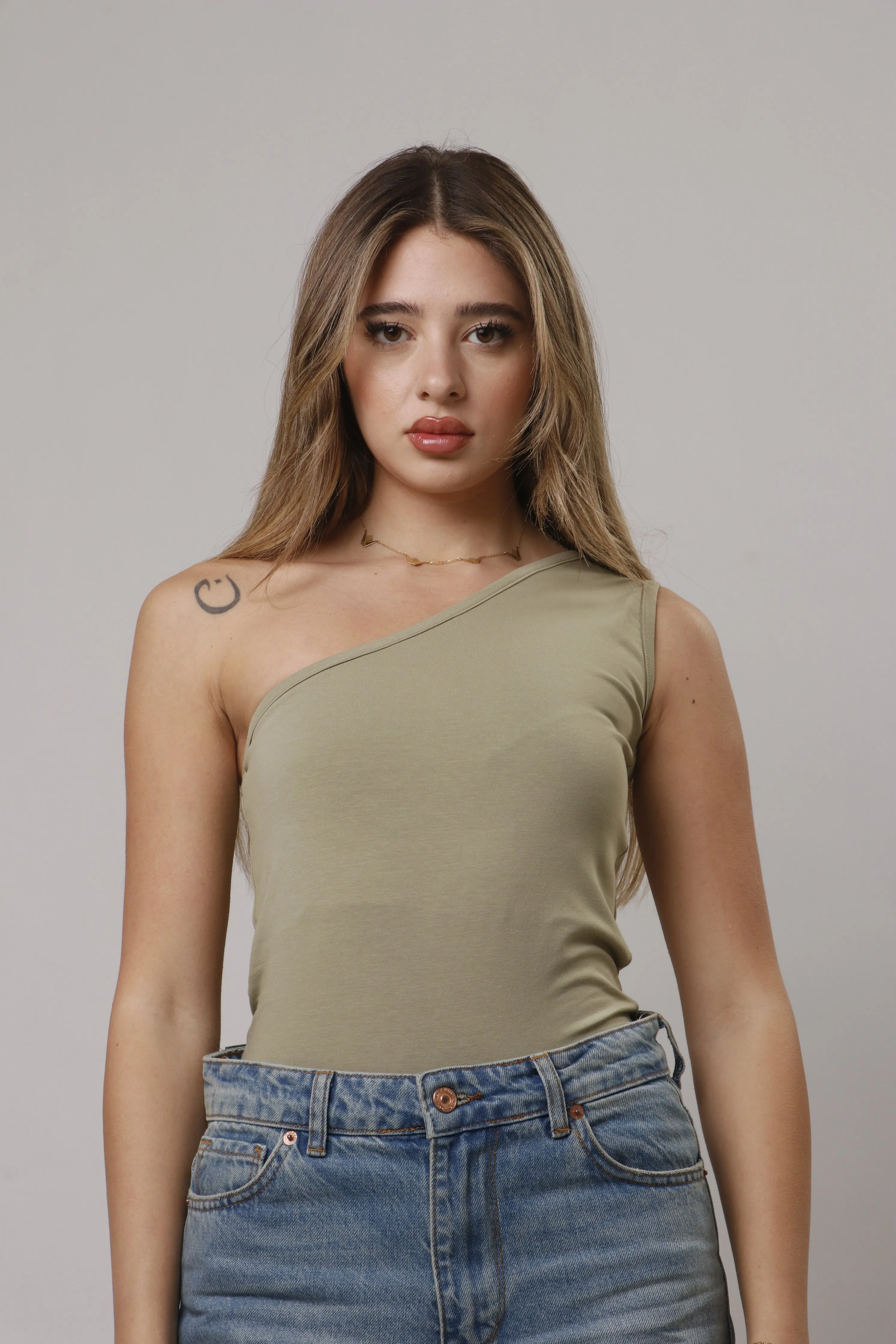 One shoulder top