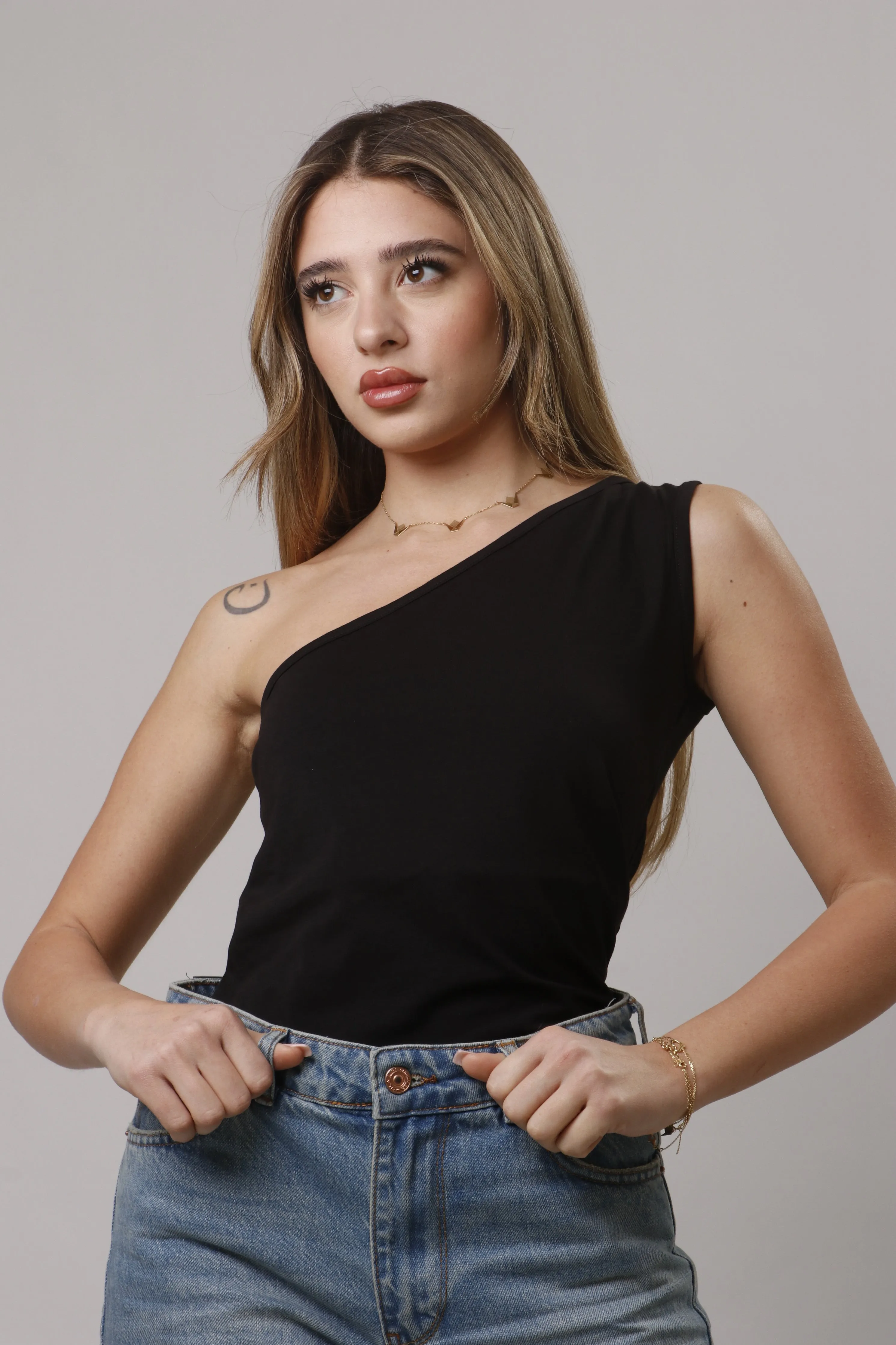 One shoulder top