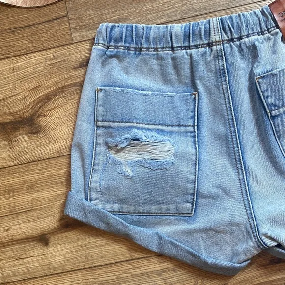 One Teaspoon denim shorts light blue wash