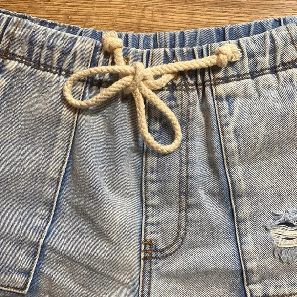 One Teaspoon denim shorts light blue wash