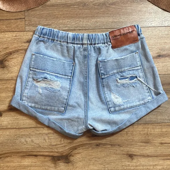 One Teaspoon denim shorts light blue wash