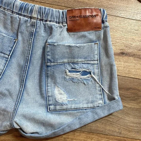 One Teaspoon denim shorts light blue wash
