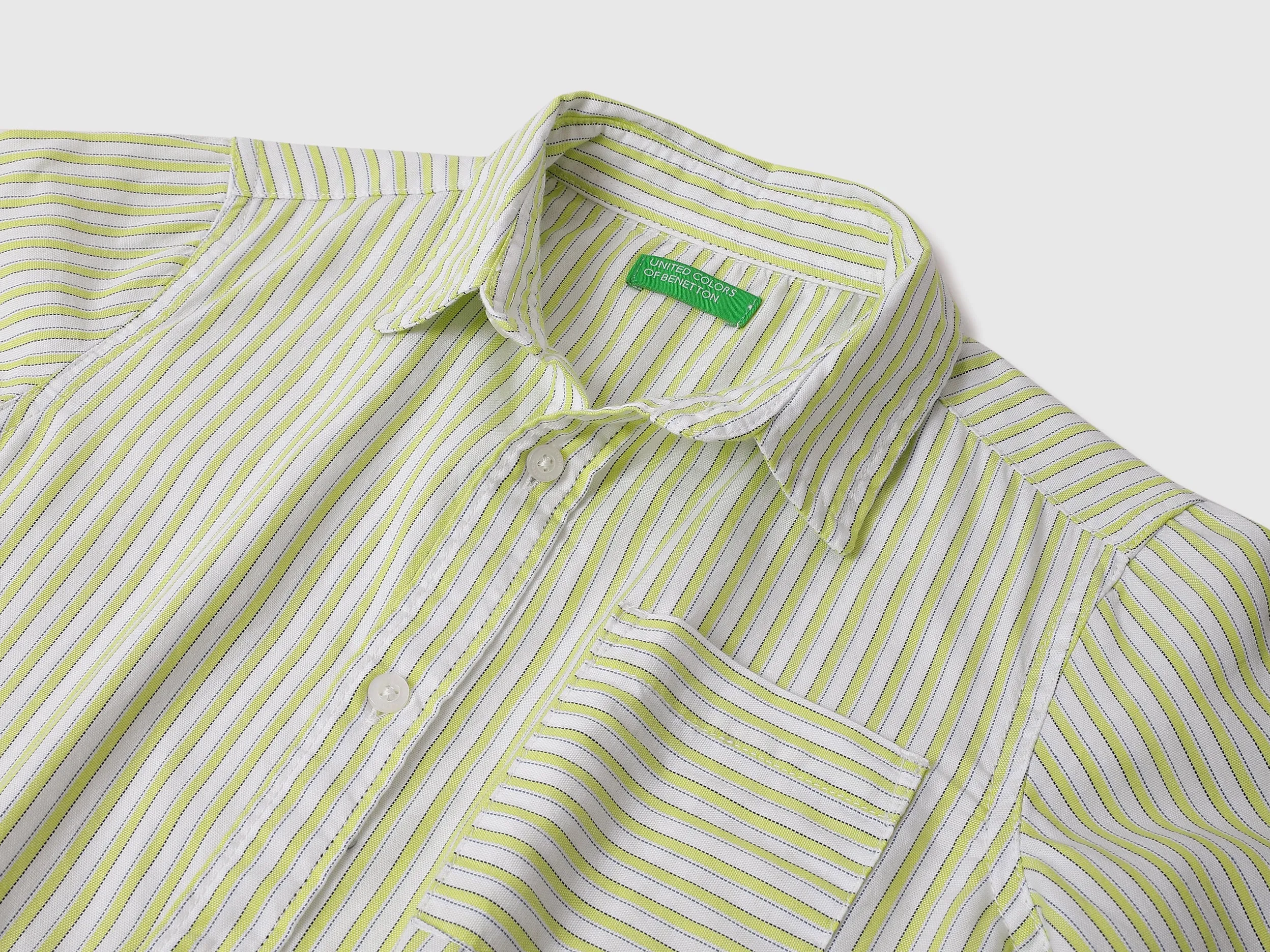 Regular Fit Spread Collar Striped Shirts