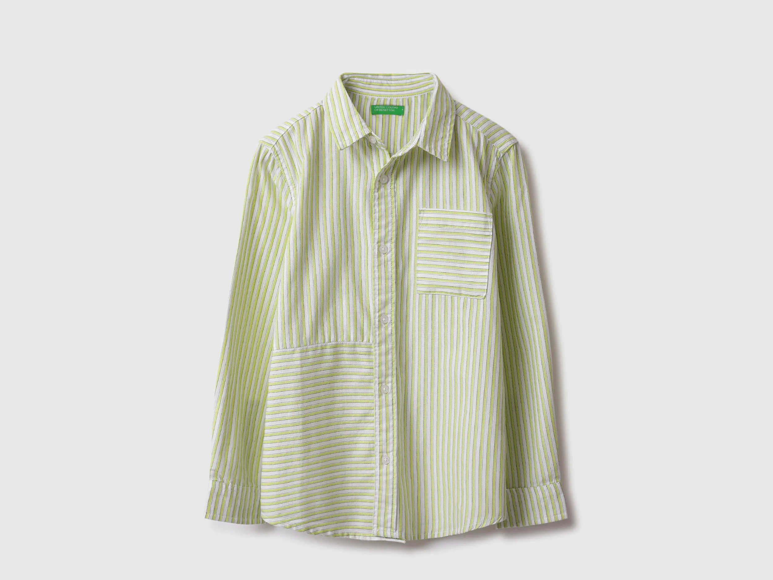 Regular Fit Spread Collar Striped Shirts