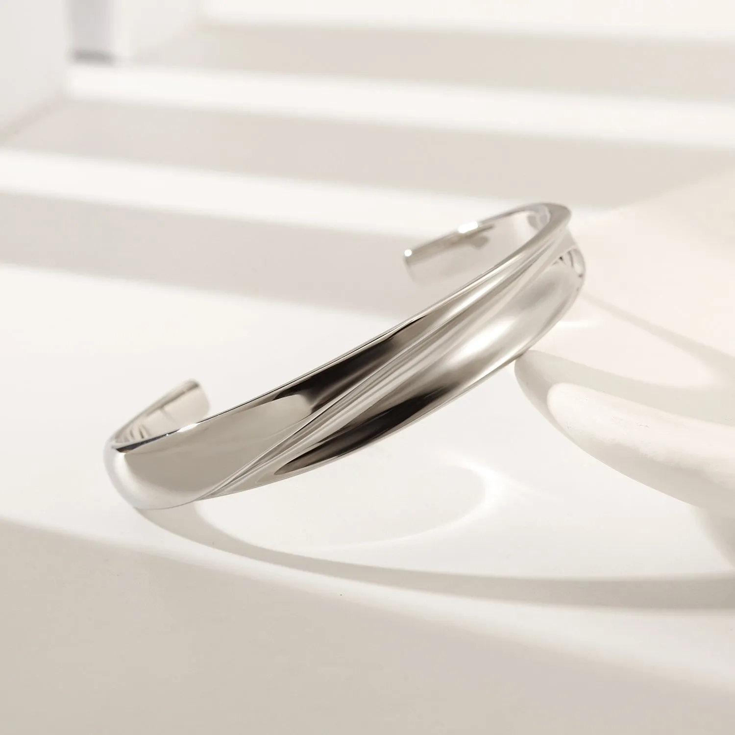 Silver Large C Smooth Bracelet-NSB1878STWG