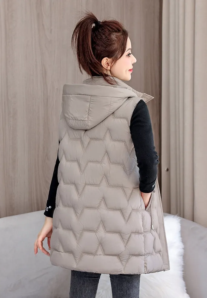 Stay Warm with Our Relaxed-Fit Hooded Quilted Puffer Vest