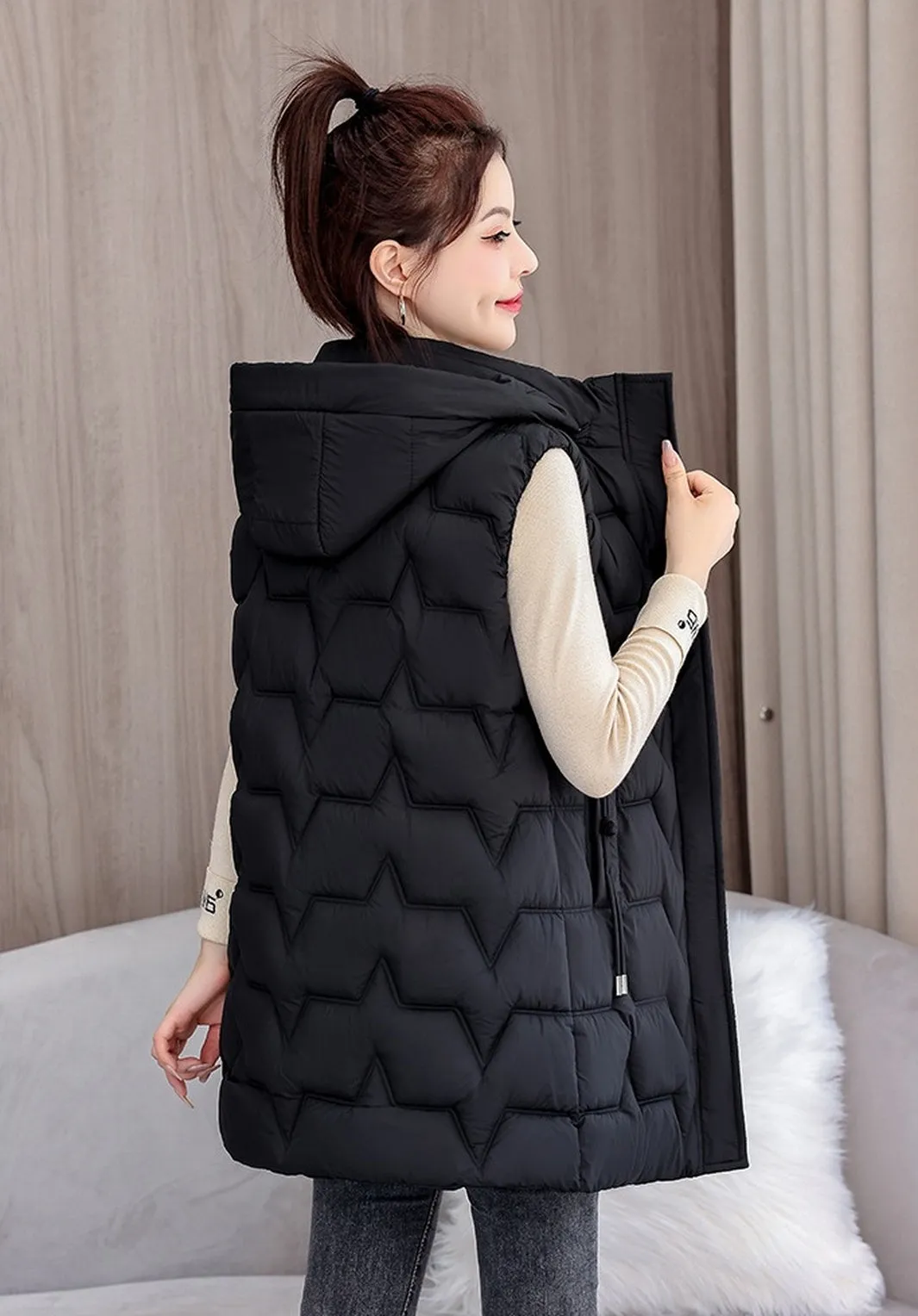 Stay Warm with Our Relaxed-Fit Hooded Quilted Puffer Vest
