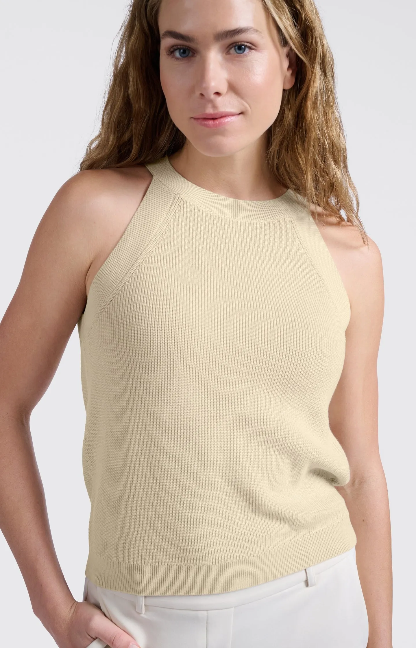 Tanktop with high neckline