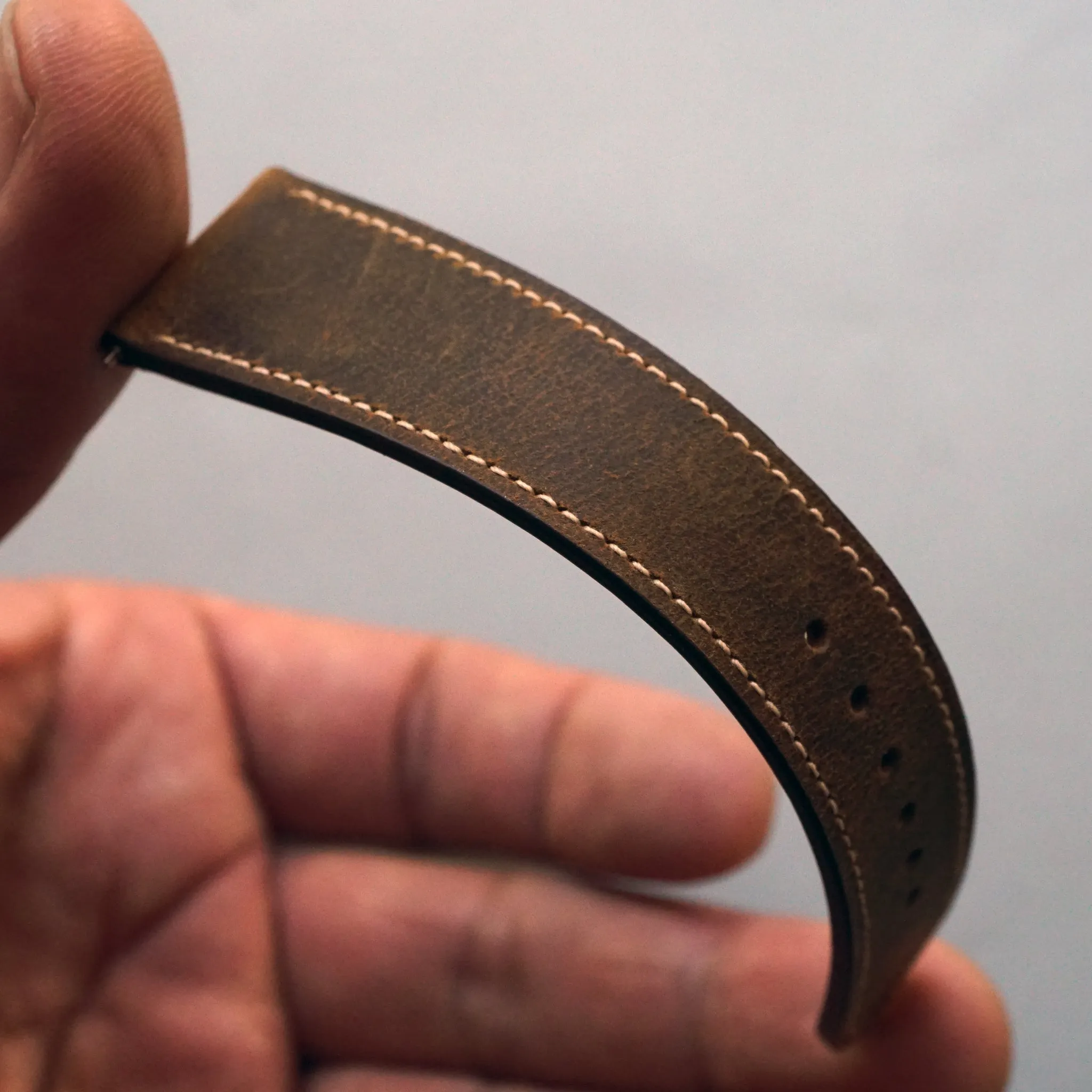 TOBACCO CRAZY HORSE DISTRESSED CALF STANDARD STRAP