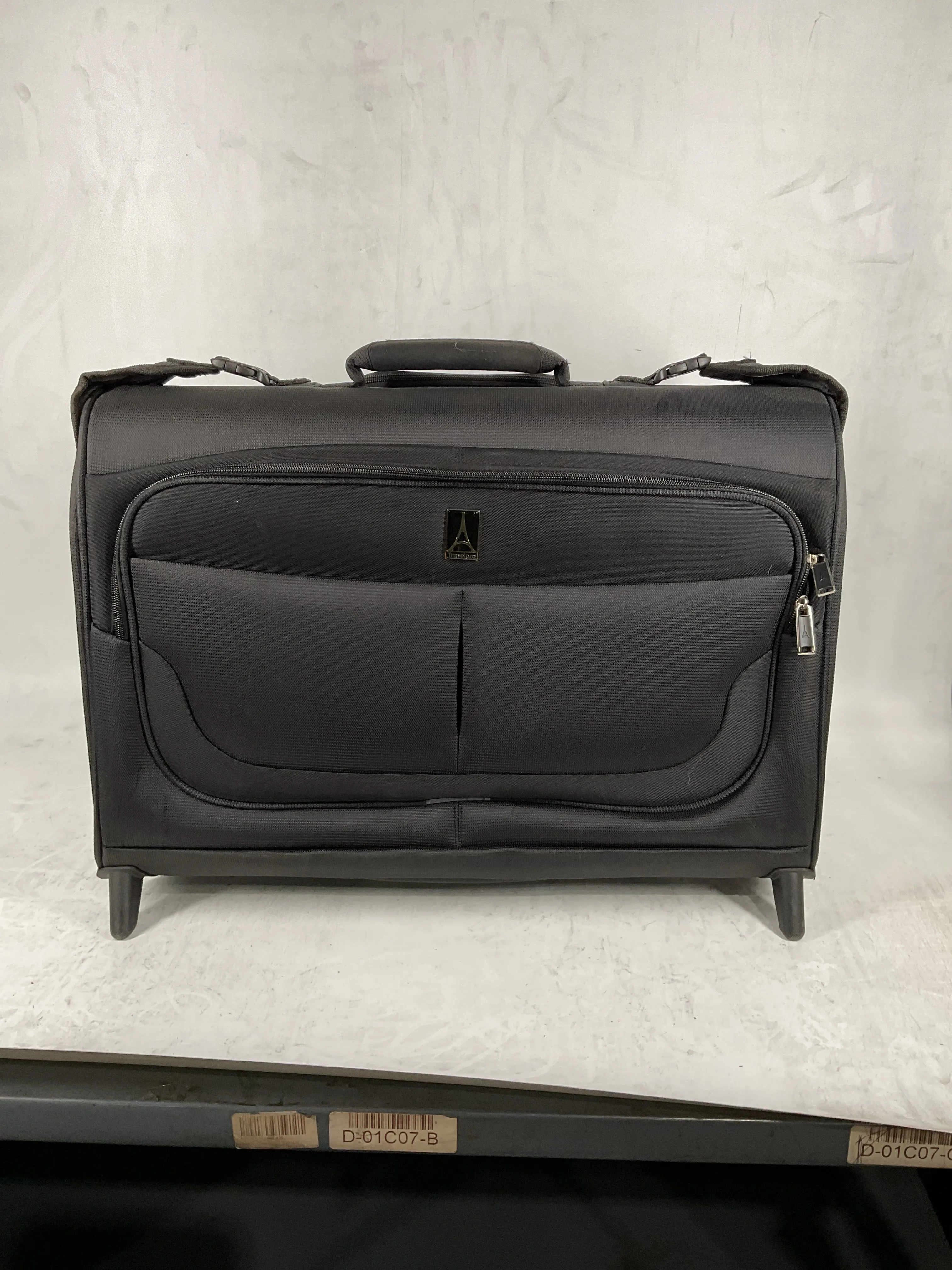 Travelpro Maxlite 5 Softside Lightweight Carry-On Upright 2 Wheel Rolling Garment Bag, Men and Women Black One Size U12