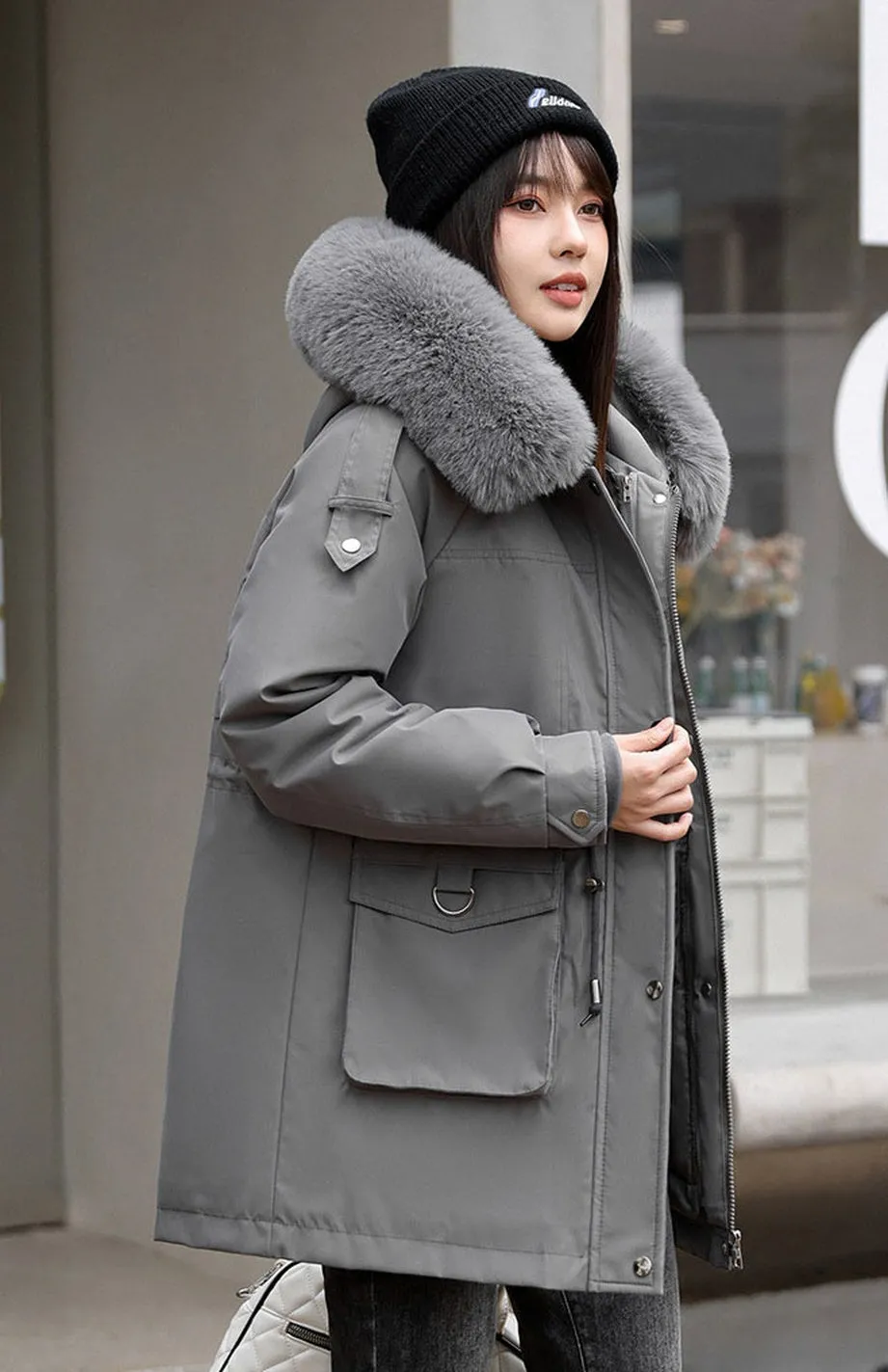 Women's Windproof Parka Featuring Easy-to-Clean Stain-Resistant Material